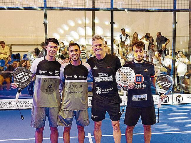 Los fenómenos Josema López, Kike Martos, Miguel Lamperti y Javi Rico; grandes jugadores de pádel.