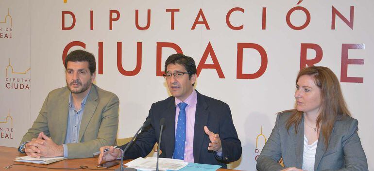 Manuel Martínez Alcorocho, José Manuel Caballero y María Lidia Molina