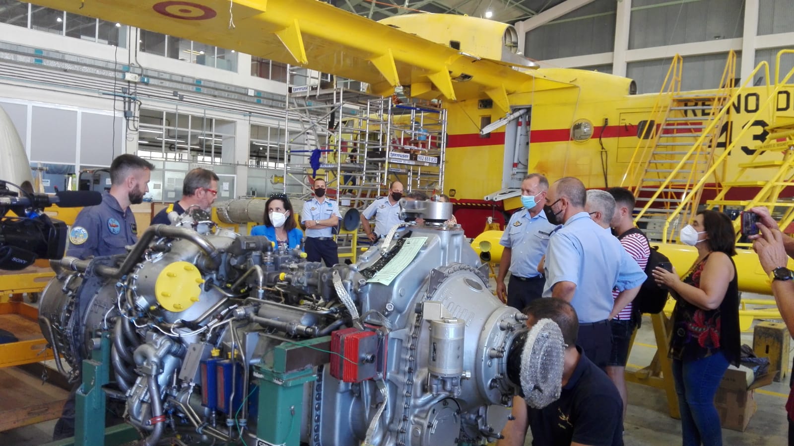 Imagen de archivo de la ministra de Defensa Margarita Robles a las instalaciones de la Maestranza Aérea de Albacete