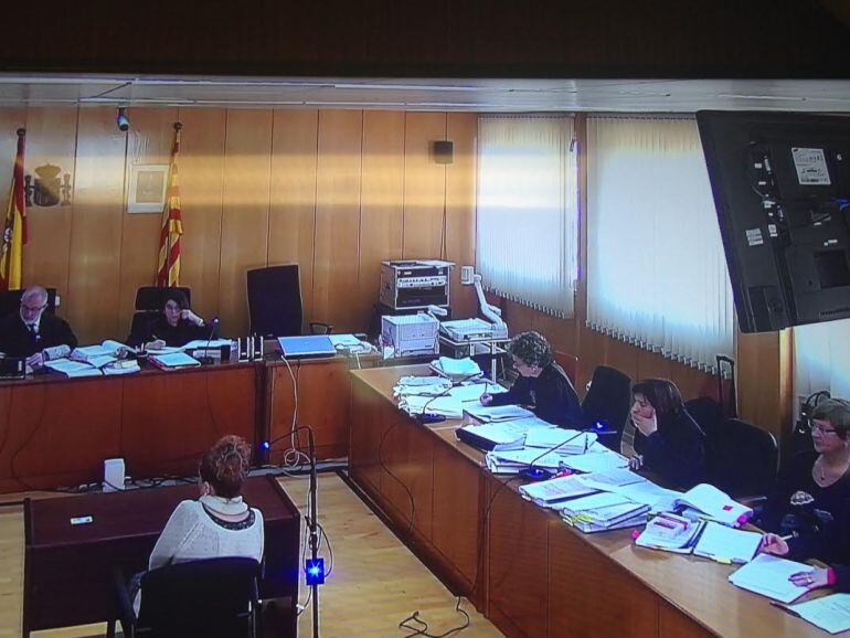 Una de les mares declarant a l'Audiència de Tarragona