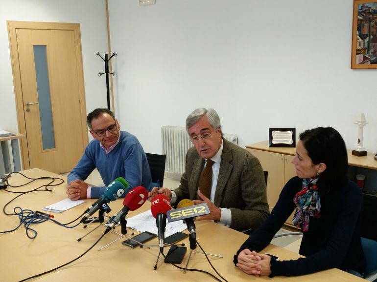 José Luis Rivas, explicando las actuaciones llevadas a cabo en la ciudad, tras la nevada