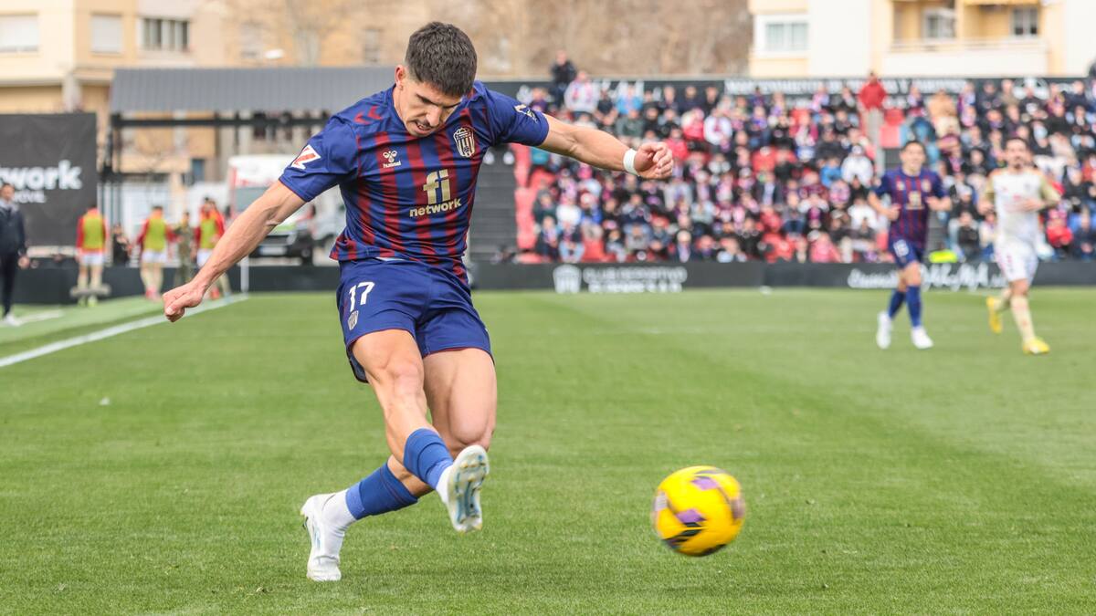 El Eldense pierde a Víctor García para el decisivo partido de Ferrol