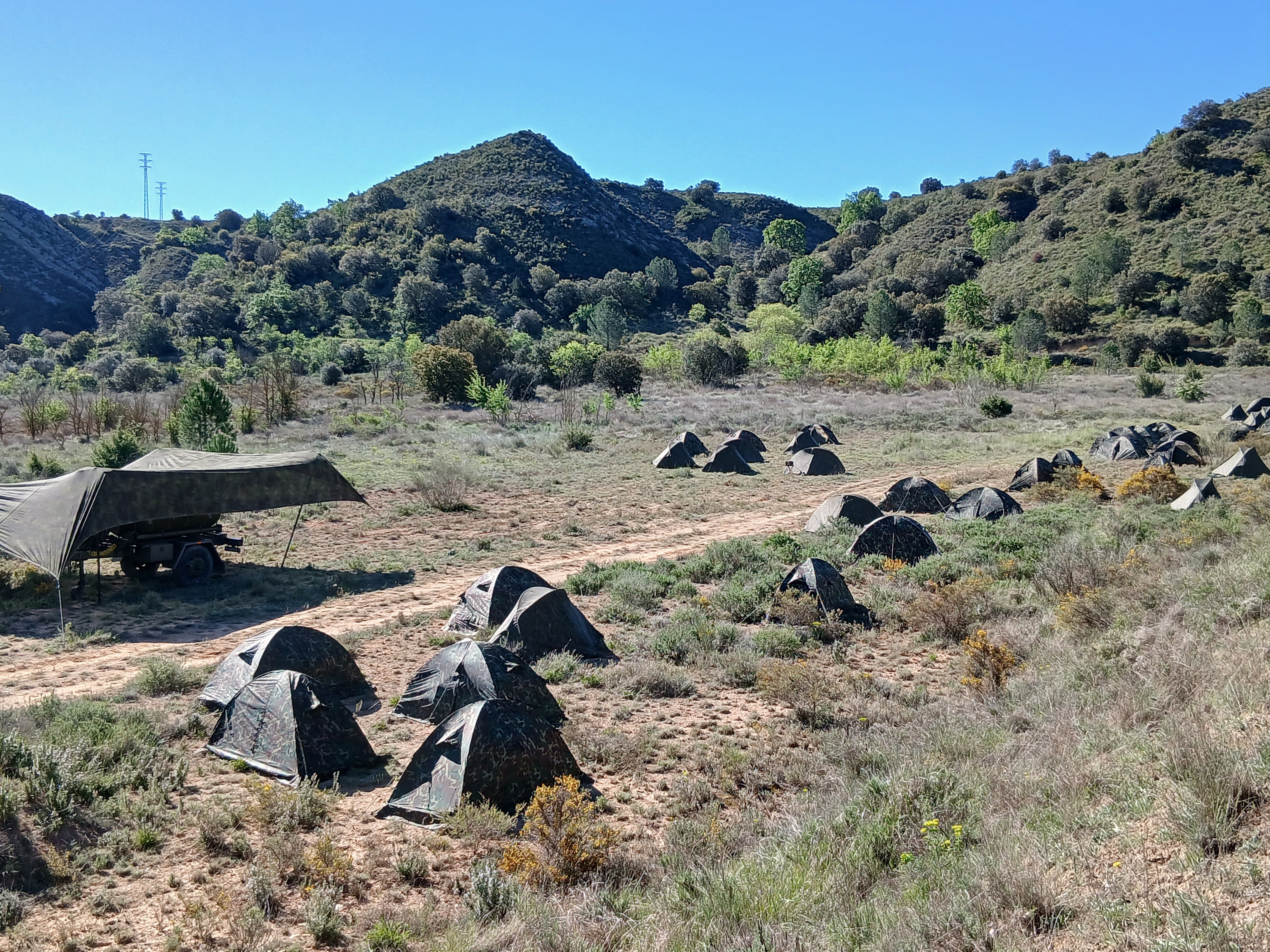 Ejercicio militar en Las Baldorrias en Barbastro