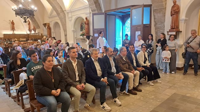 Numerosa público asistió a la Santa Misa en el Monasterio de El Pueyo