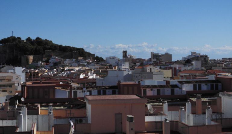 Vista superior de parte del casco urbano de Dénia. 