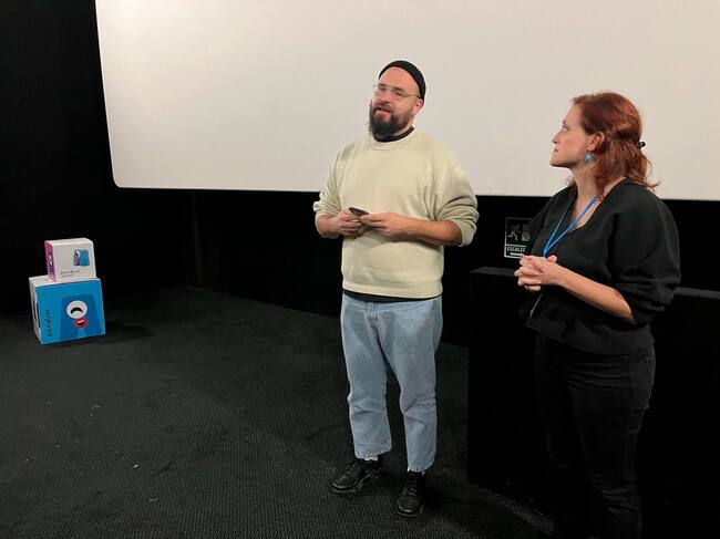 Jorge Vañó y Diana Cortés en la presentación del largometraje 'Flow'