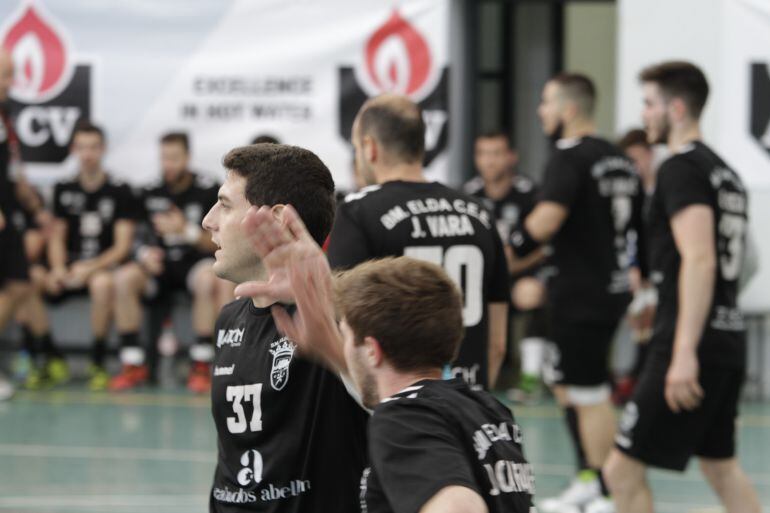 El Bm. Elda - C.E.E. está obligado a ganar al Bm. Santoña