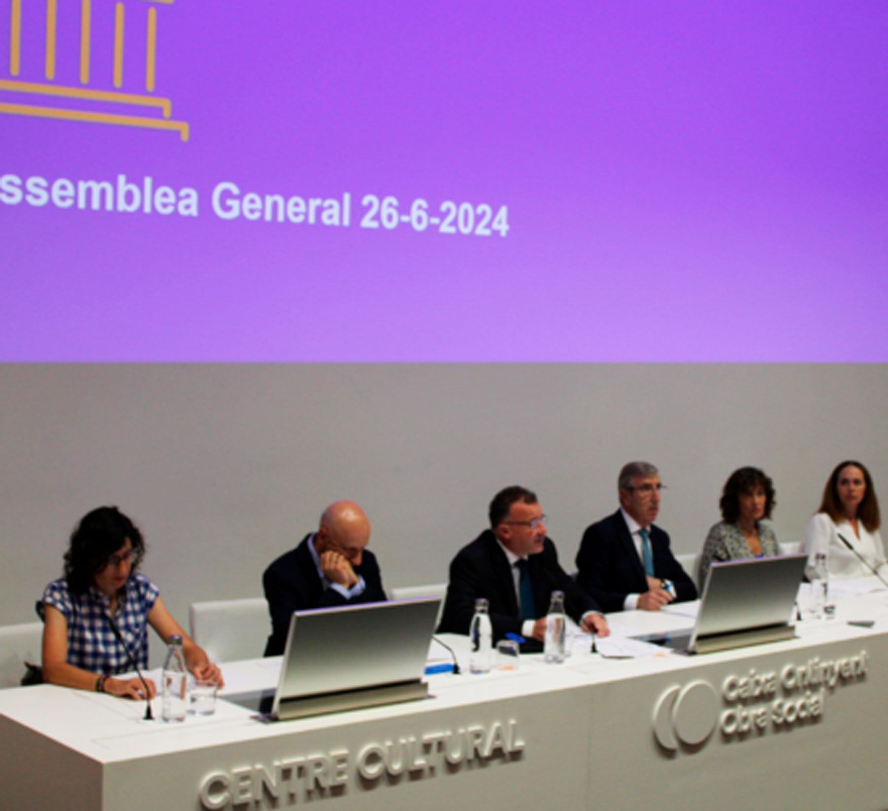 Un instante de la Asamblea General de Caixa Ontinyent