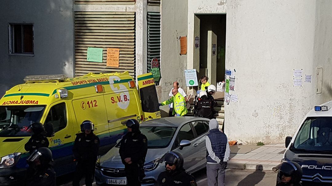 Momento en el que Safira abandona la vivienda