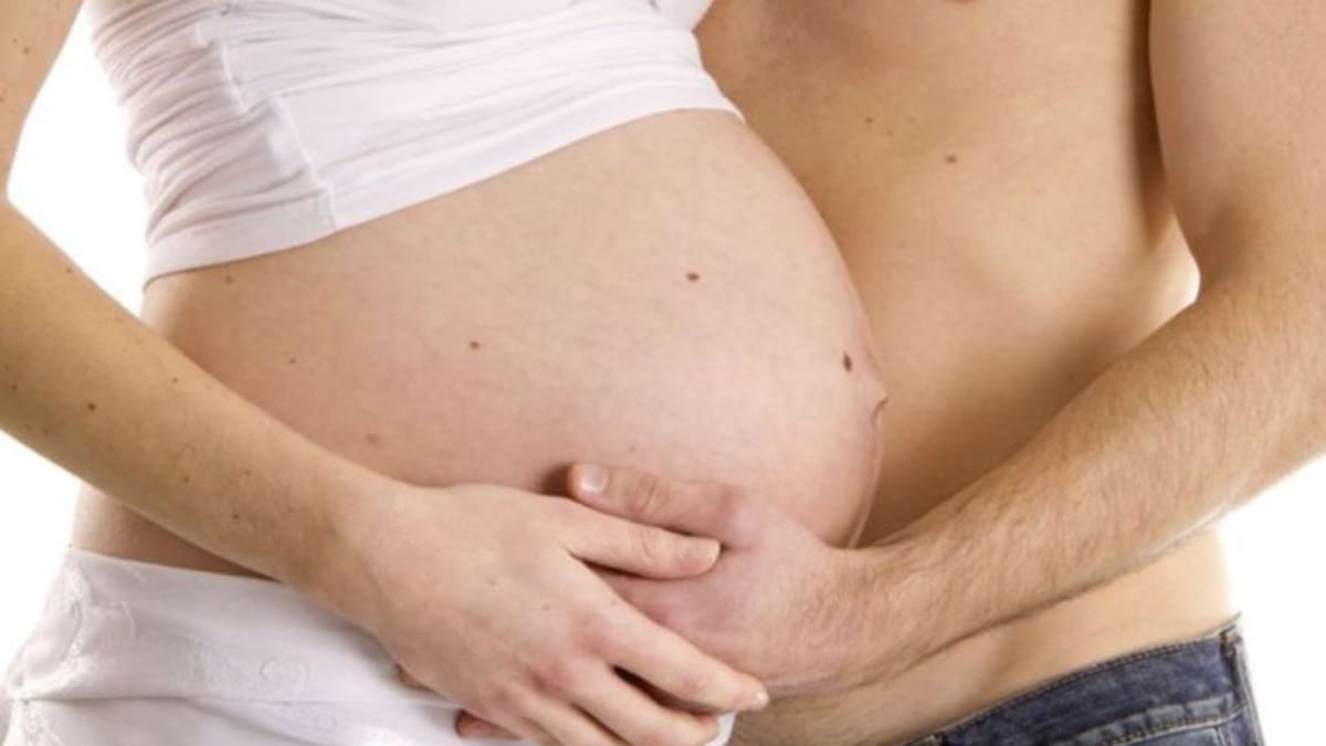 "Es muy importante despedirse del bebé": una experta explica cómo afrontar el duelo perinatal