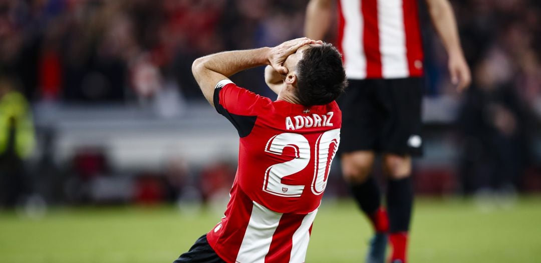 Aritz Aduriz, al término del partido de cuartos de final de Copa del Rey ante el Barcelona en el que el Athletic logró el pase a semifinales