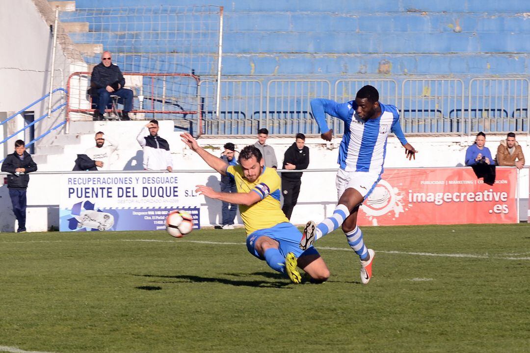 Pascu redondeó una gran tarde marcando tres goles 