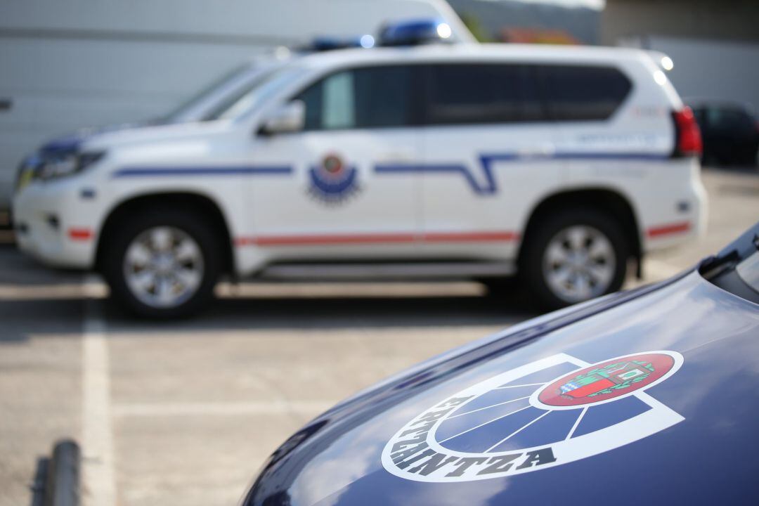 El joven provocó daños en nueve vehículos estacionados en el barrio de Loiola