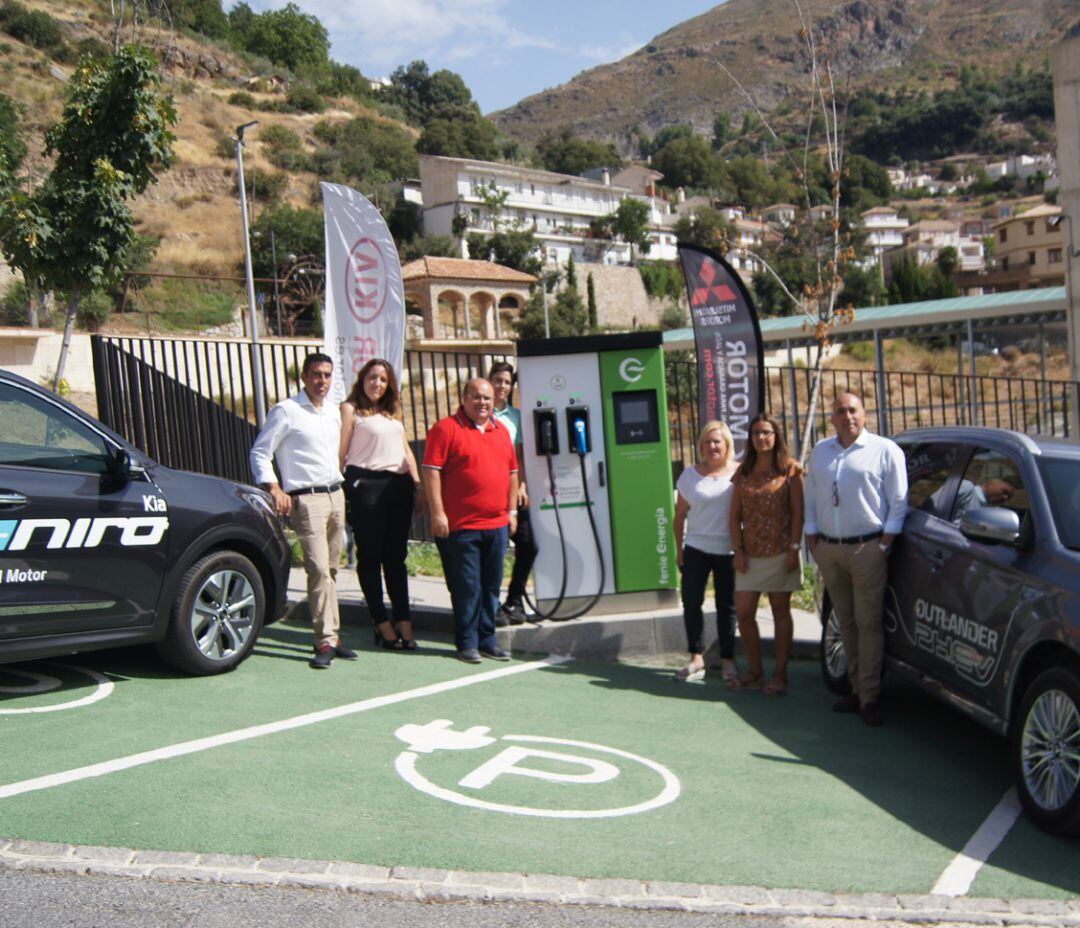 Primer punto de carga para coches eléctricos en Güéjar Sierra