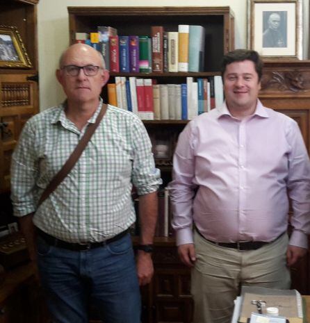 Germán Sánchez (d), candidato a la alcaldía por Vox y Gonzalo Cruz, presidente del AMPA del Colegio Diocesano