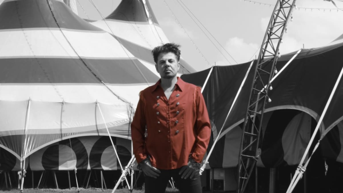 La pirueta musical más personal de Ángel Baíllo se llama "El equilibrista" (11/10/2023)