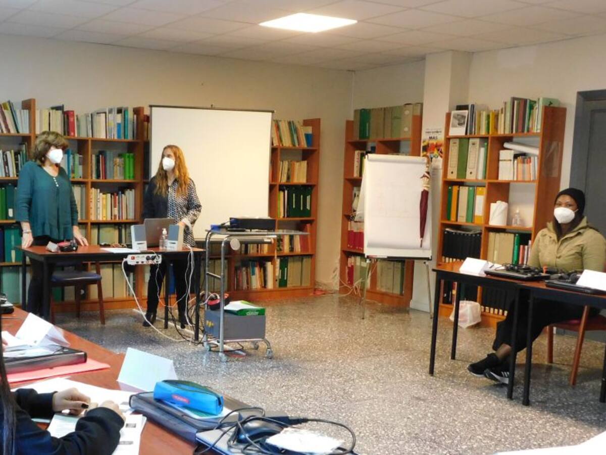 9 mujeres se forman en atención sociosanitaria a personas dependientes en instituciones sociales en Aguilar