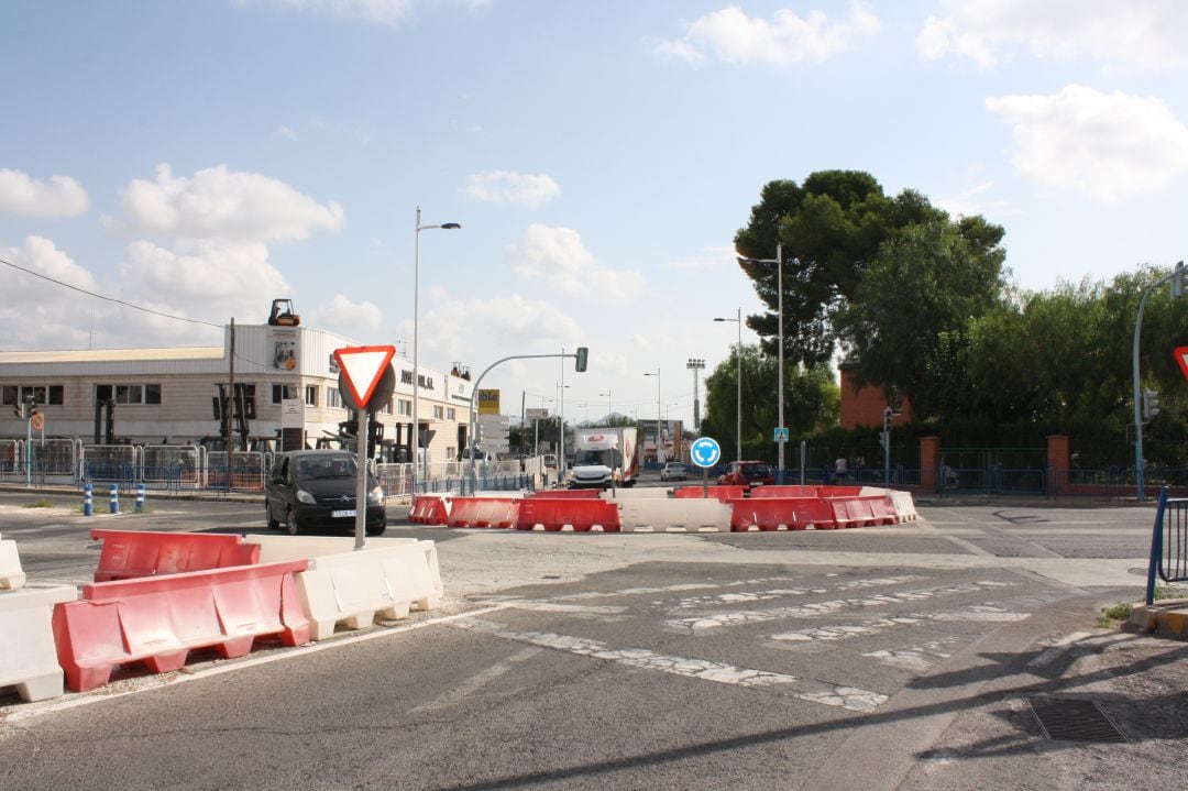 Novelda inicia las obras de la rotonda Benito Pérez Galdós