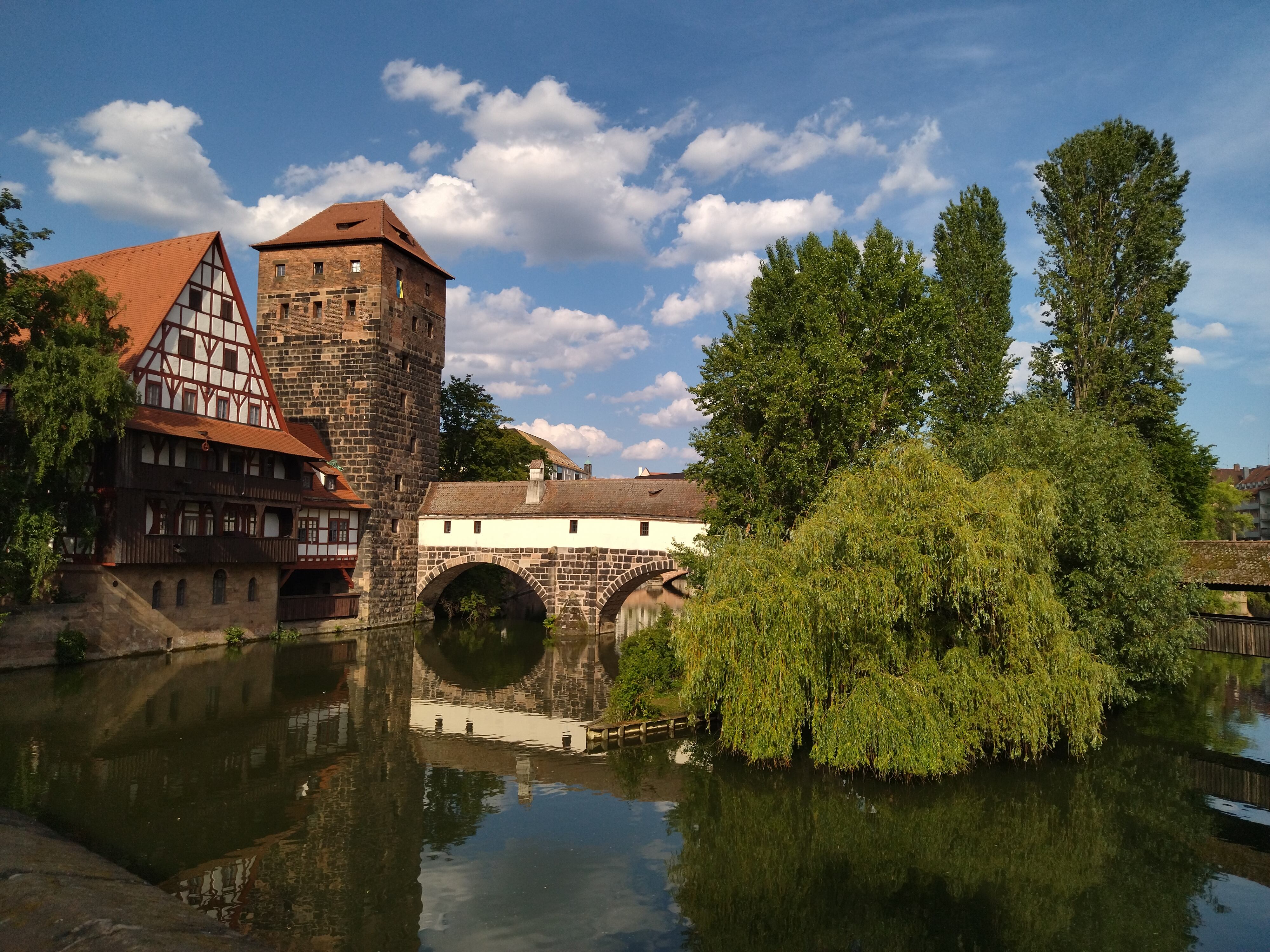 El puente del verdugo sobre el río Pegnitz, uno de los rincones más bellos de Núremberg