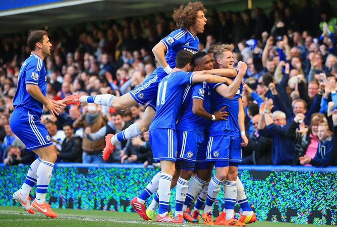 Los jugadores del Chelsea celebran un gol de Schürrle.