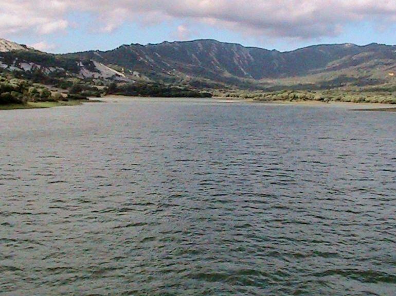 Imagen del embalse de Charco Redondo en el término municipal de Los Barrios