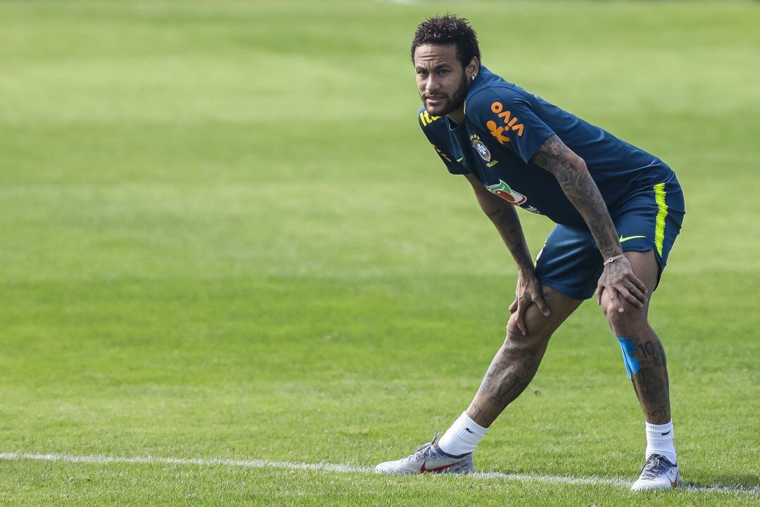 Neymar, durante un entrenamiento con Brasil