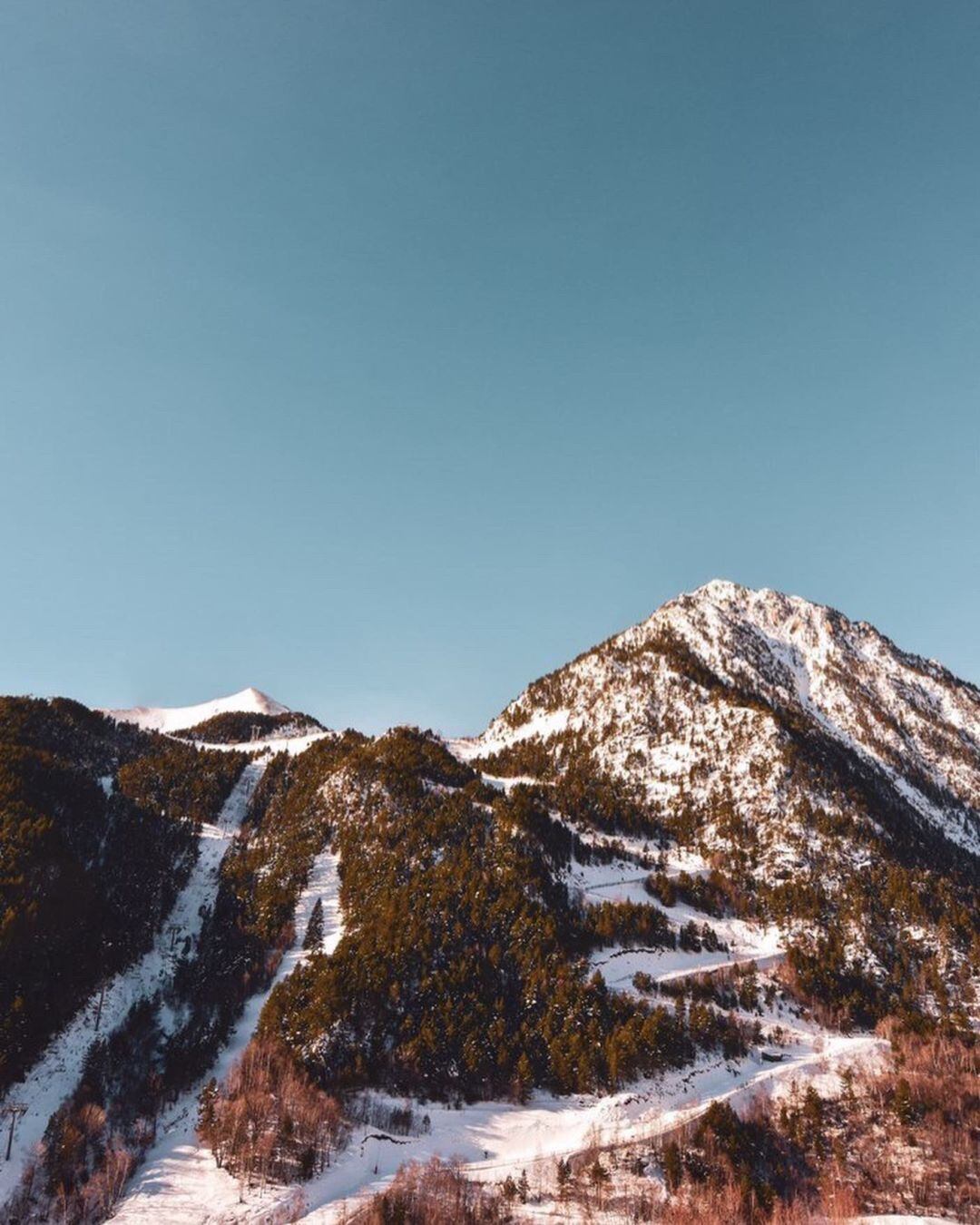 La manca de neu obliga a Vallnord a restringir les raquetes i l'esquí de muntanya a Pal