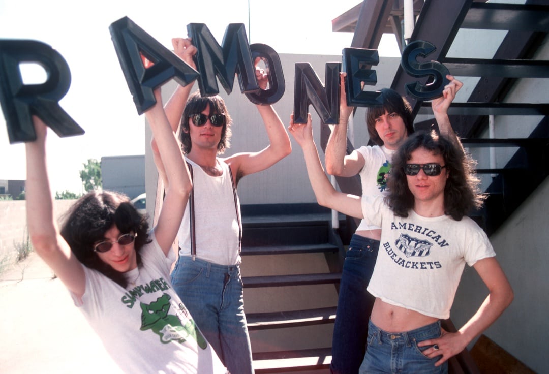 Joey Ramone, Dee Dee Ramone, Johnny Ramone y Tommy Ramone en una fotografía tomada en Los Ángeles en 1976