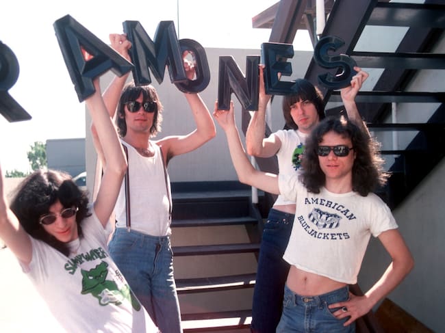 Joey Ramone, Dee Dee Ramone, Johnny Ramone y Tommy Ramone en una fotografía tomada en Los Ángeles en 1976