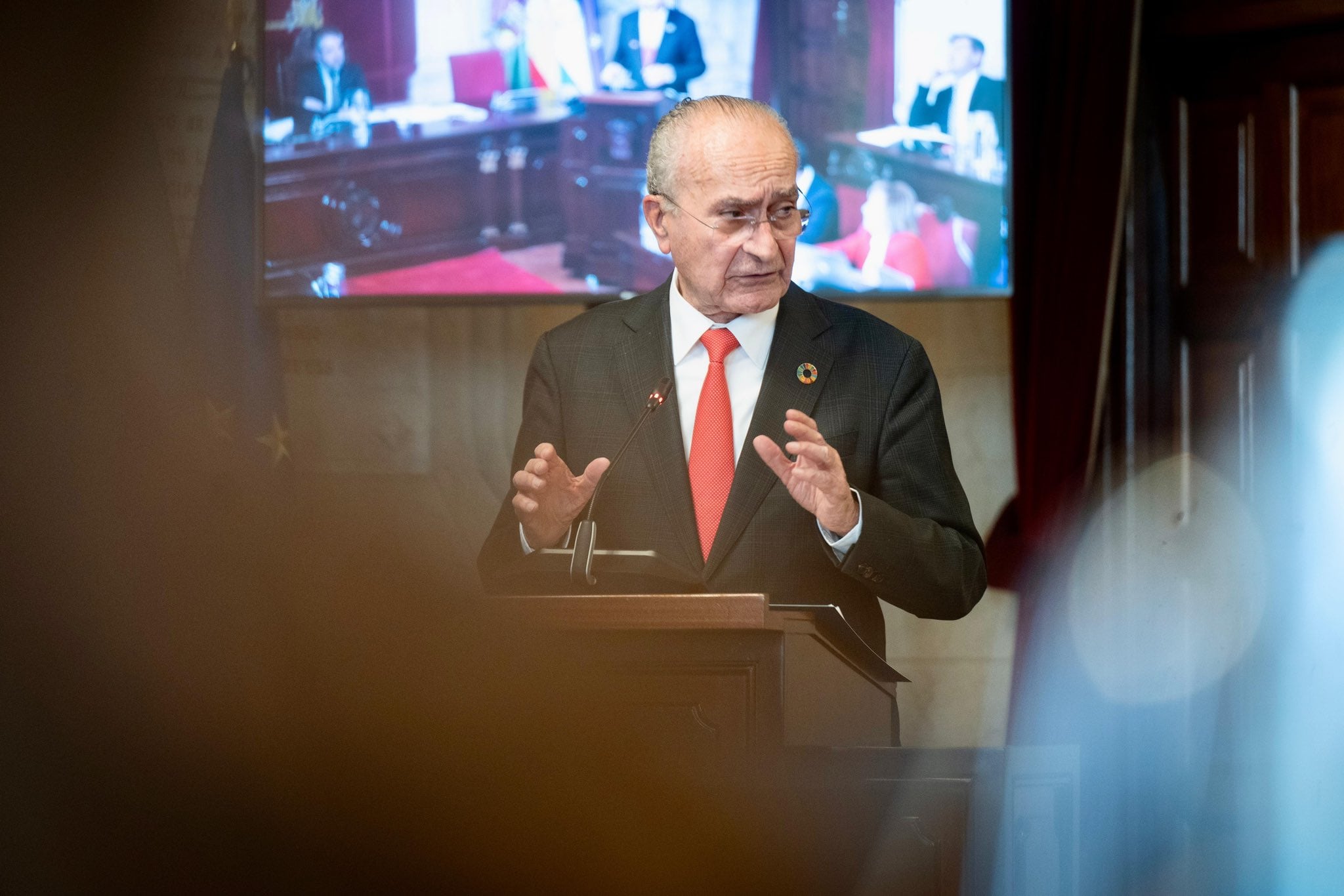 El alcalde de Málaga, Francisco de la Torre, durante su intervención durante el Debate del Estado de la Ciudad en el Salón de Plenos de la Casona del Parque (Ayuntamiento de Málaga).