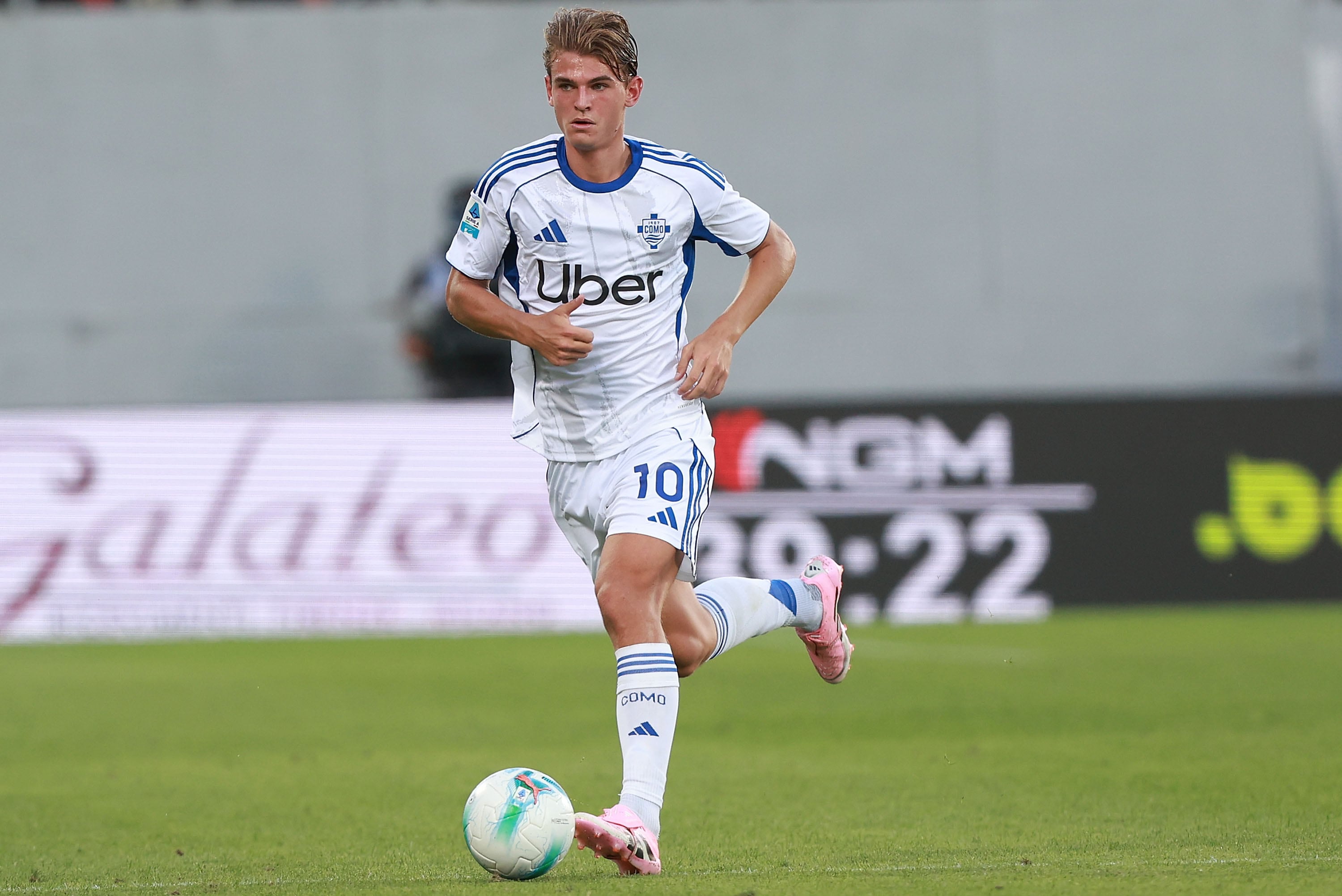 Nico Paz - ACF Fiorentina v Como 1907 - Serie A