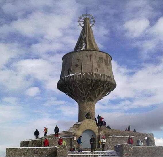 El monumento a la Virgen de la Antigua entra en la Lista Roja del Patrimonio