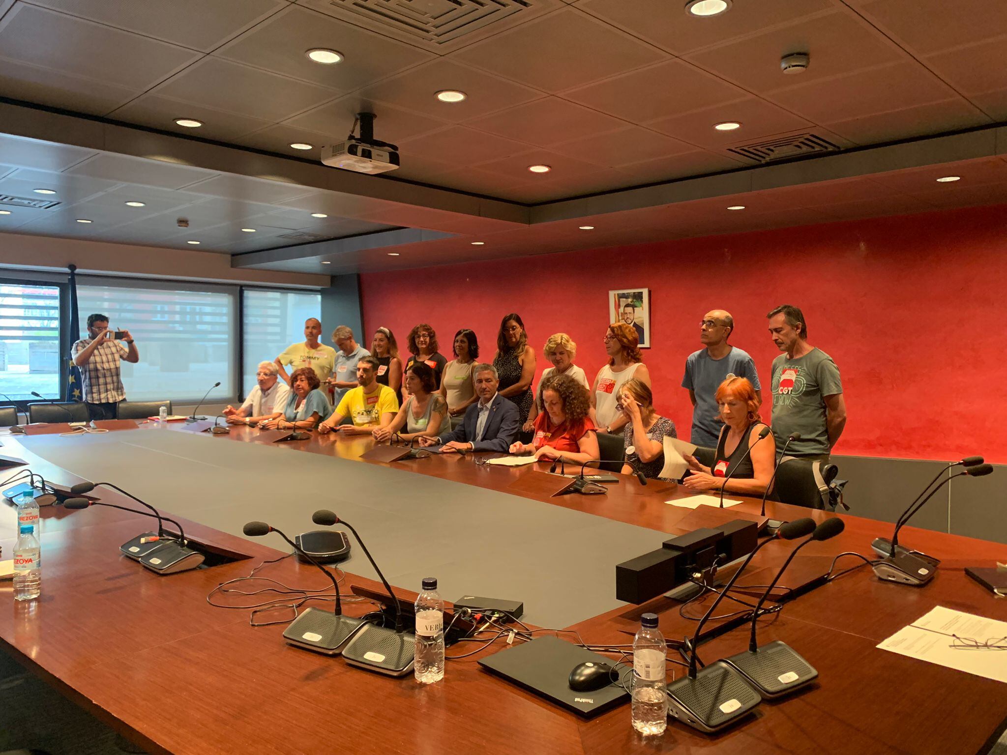 Acord entre els sindicats i Educació