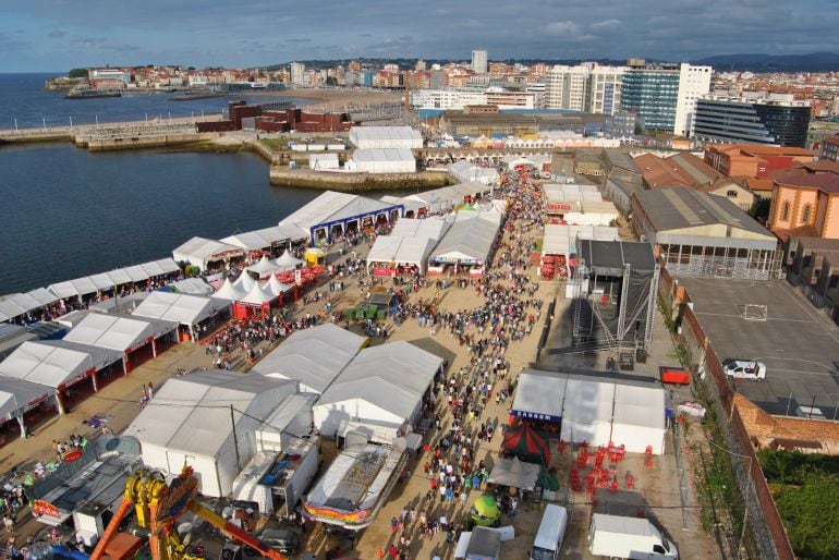 Semana Negra de Gijón en los antiguos astilleros.