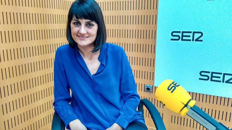 La diputada María González Veracruz, durante una visita a los estudios de Radio Murcia-Cadena SER.