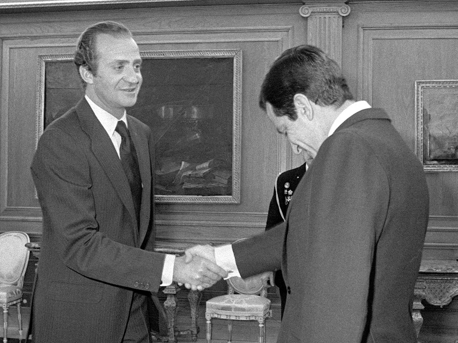 El rey Juan Carlos se enteró del golpe de Estado escuchando la SER: "S. M. el Rey también oyó por radio la novedad"