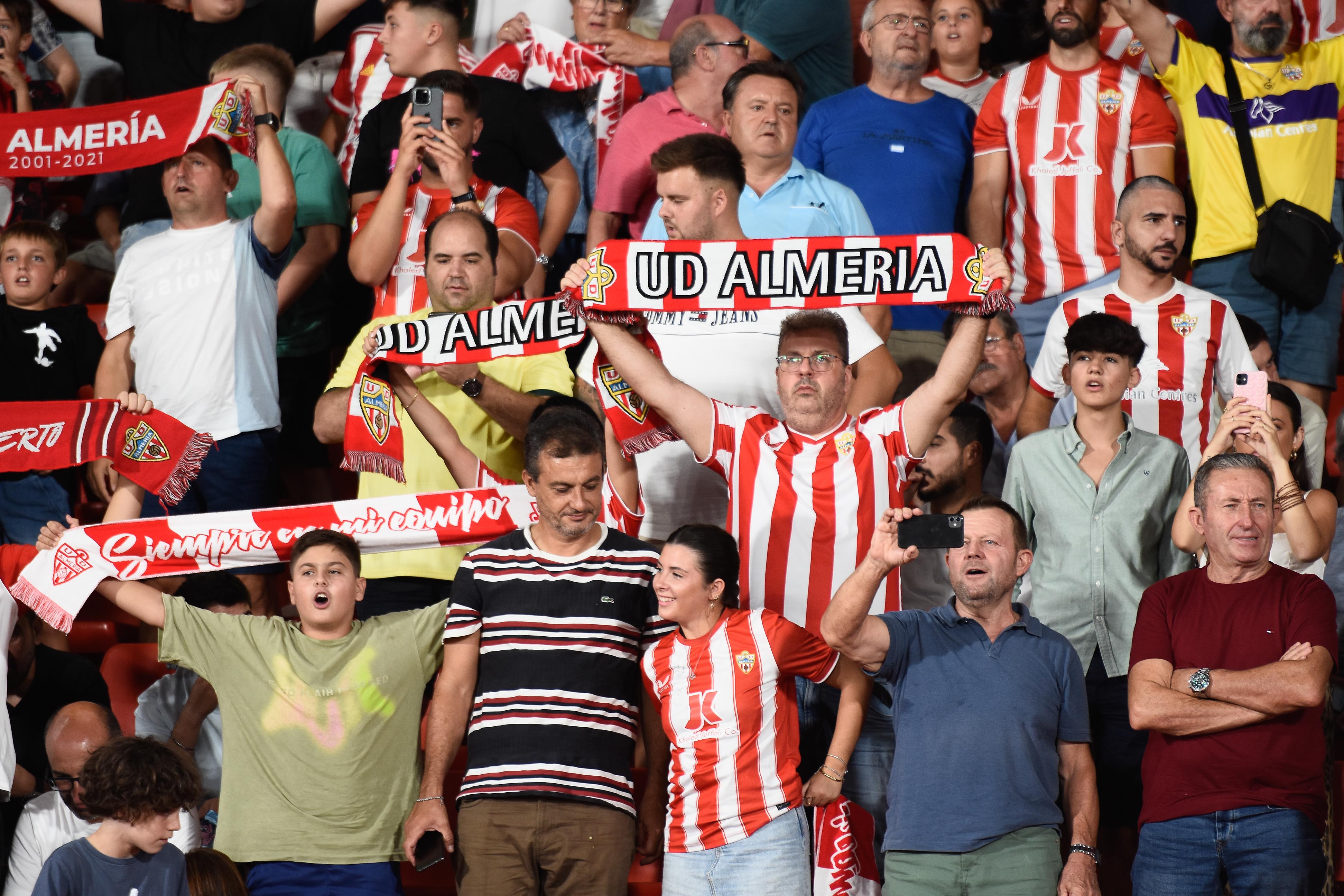 Los incondicionales del Almería no fallarán el sábado y estarán con el equipo desde el primer minuto.