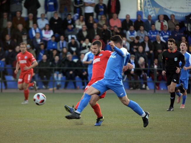 Álex Colorado durante el partido ante el CD Guadalcacín esta temporada