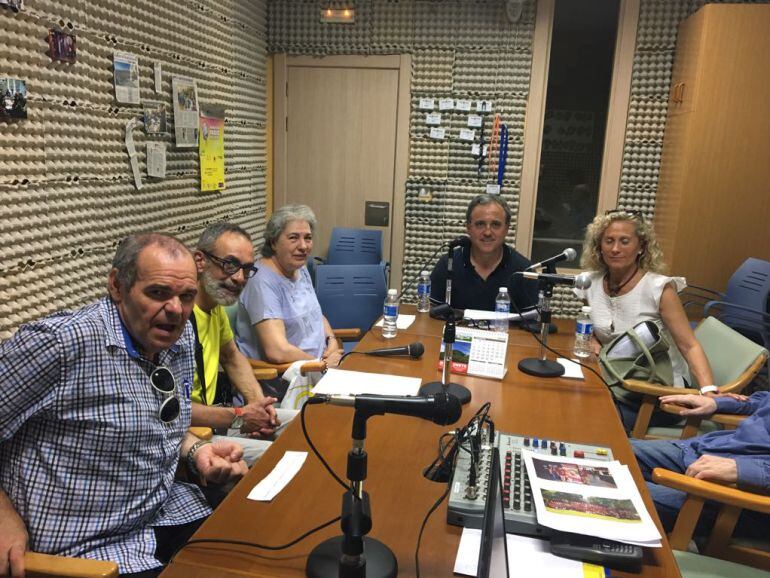 Santiago y Raquel, voluntarios de Hermanas Hospitalarias Palencia, se han acercado hasta los estudios de Radio Gurugú para hablarnos de su experiencia en un congreso nacional