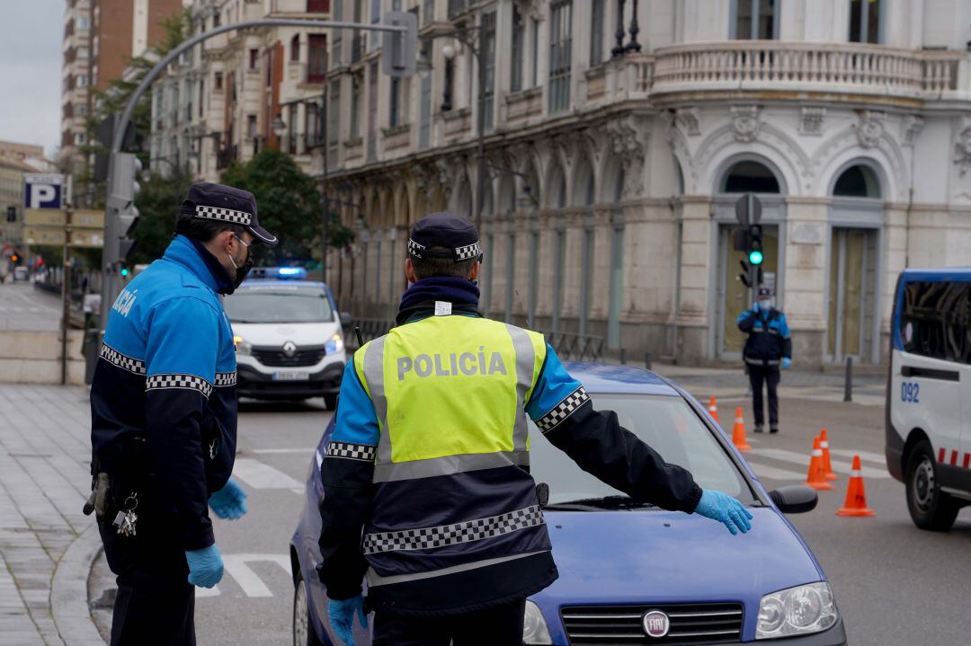 Policía local de Valladolid durante el Estado de Alarma