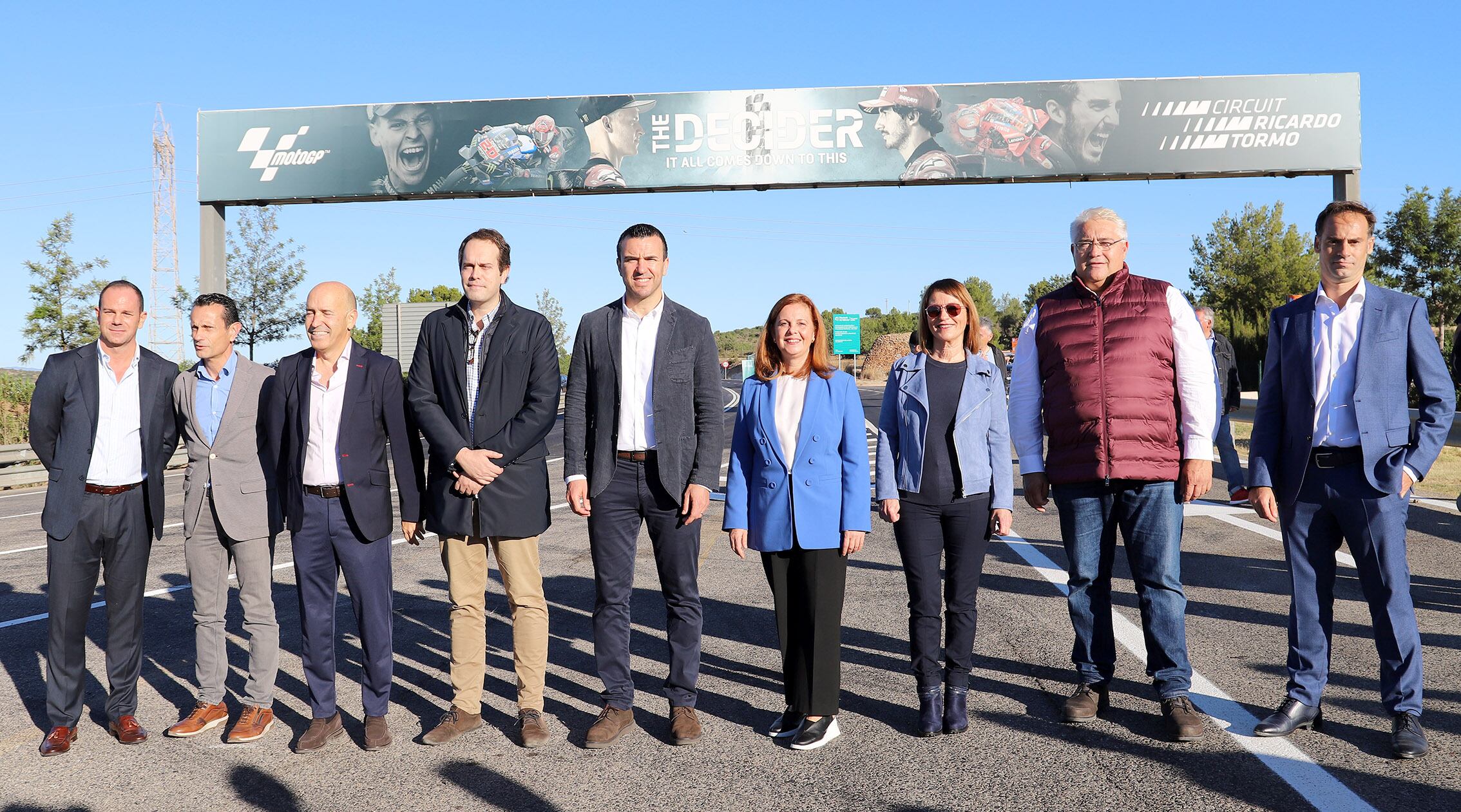 El presidente de la Diputació de València, Vicent Mompó, y la vicepresidenta segunda y diputada de Carreteras, Reme Mazzolari, han visitado este viernes el nuevo acceso al Circuito Ricardo Tormo de Cheste