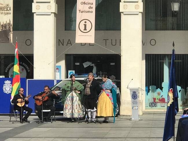 Jotas de Toño Julve y las hermanas Boli, en el día de la Policía Nacional