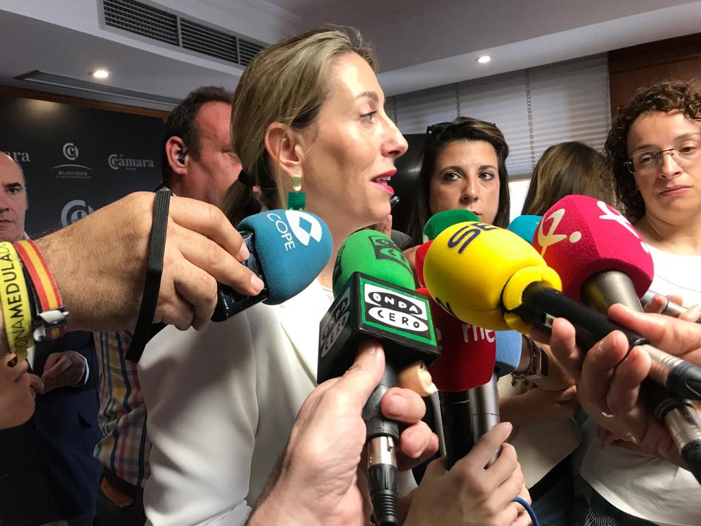 La presidenta del Partido Popular de Extremadura María Guardiola en la Cámara de Comercio de Badajoz