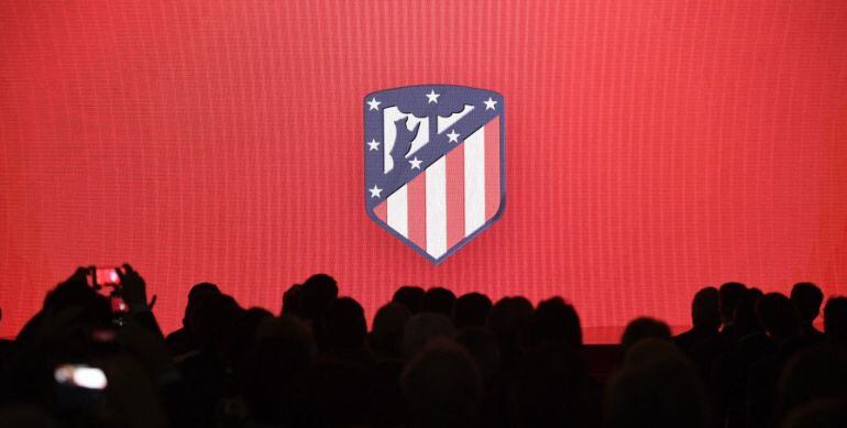 El nuevo escudo del Atlético de Madrid.