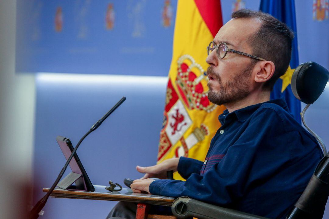 El portavoz de Unidas Podemos en el Congreso, Pablo Echenique, en una imagen en la rueda de prensa posterior a la Junta de Portavoces en el Congreso, el pasado 9 de marzo.