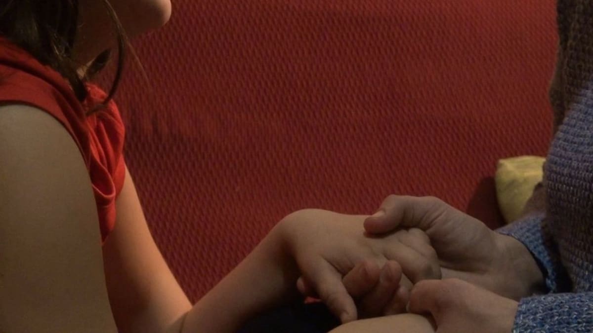 La primera llamada del día con Esther Lerga, responsable de comunicación de ANFAS