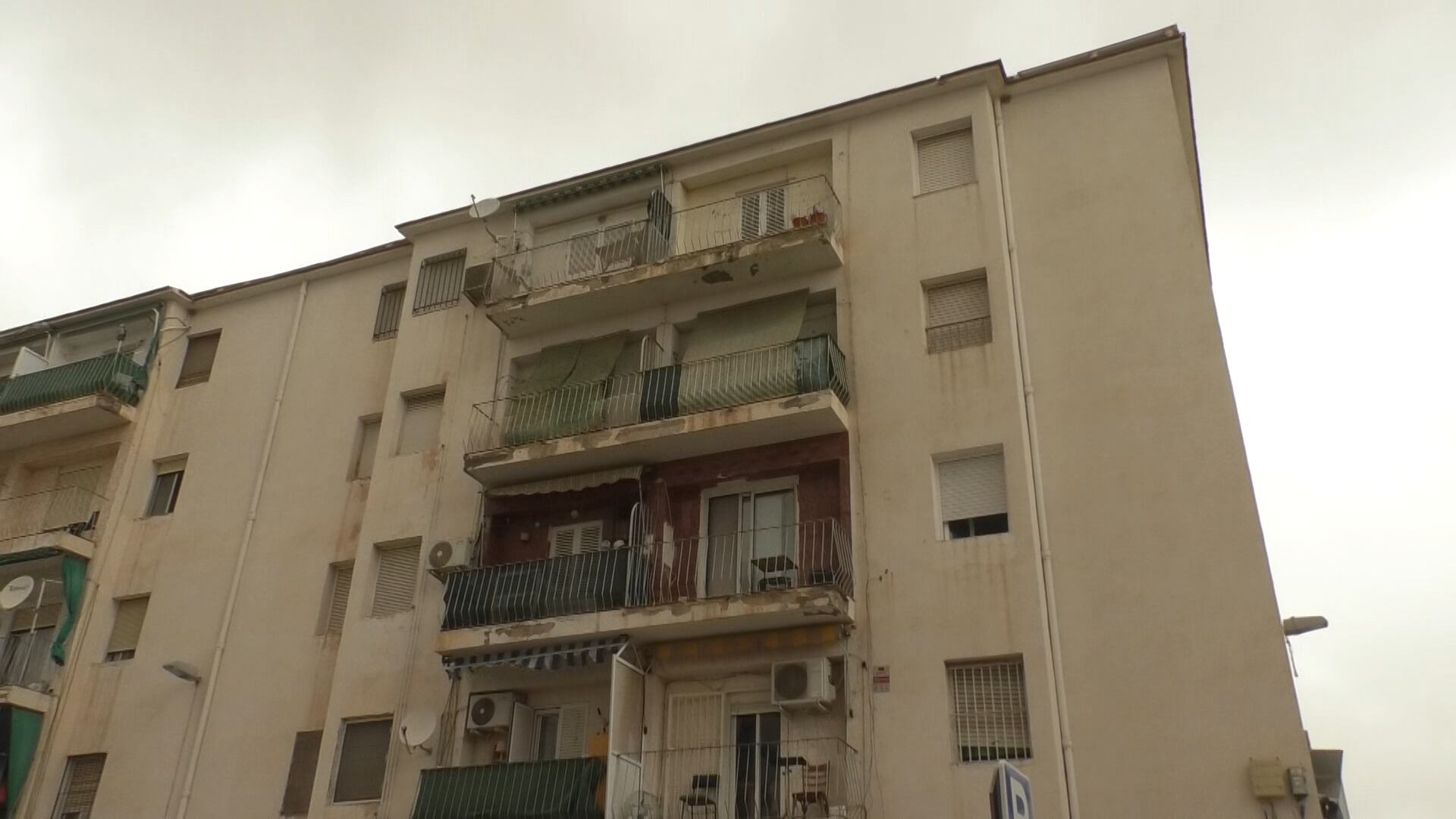 Edificio afectado en San Antón