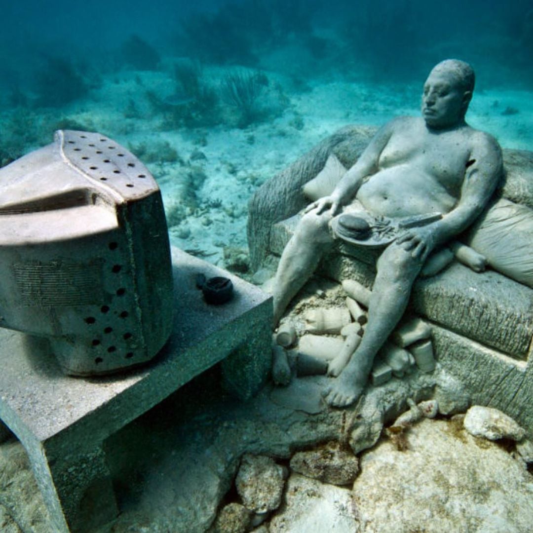 &quot;Sunday&quot;, una de las obras más famosas de Jason deCaires ubicada en el MUSA (Museo de Arte Subacuático) de Cancun