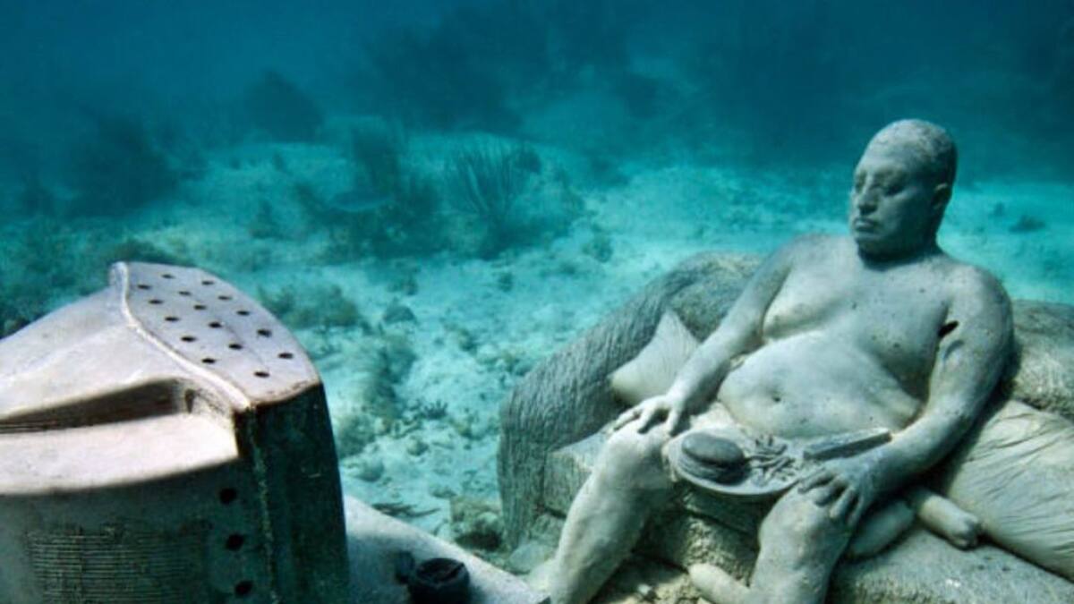 Jason deCaires tilda de 'estúpida y muy triste' la decisión de retirar su obra de Lanzarote