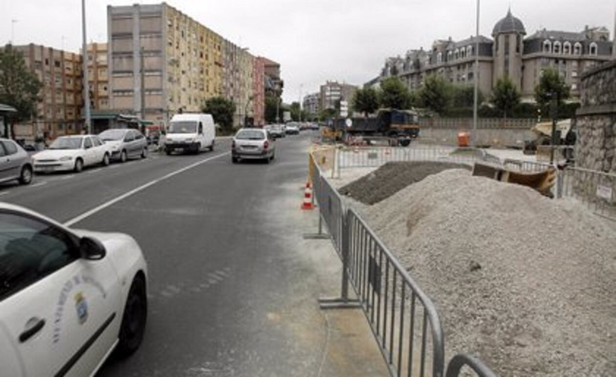 Calle General Dávila en Santander, una de las que debe cambiar su nombre.